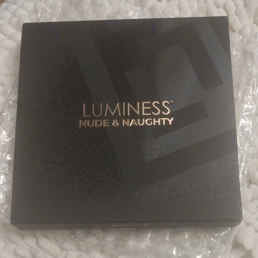 Luminess Nude & Naughty Eyeshadow Set